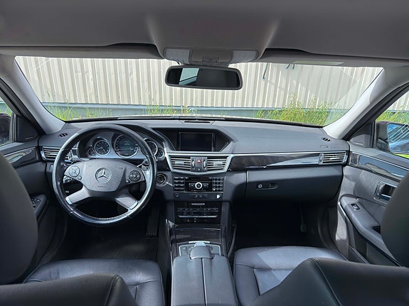 Mercedes-Benz E350 8 of 11