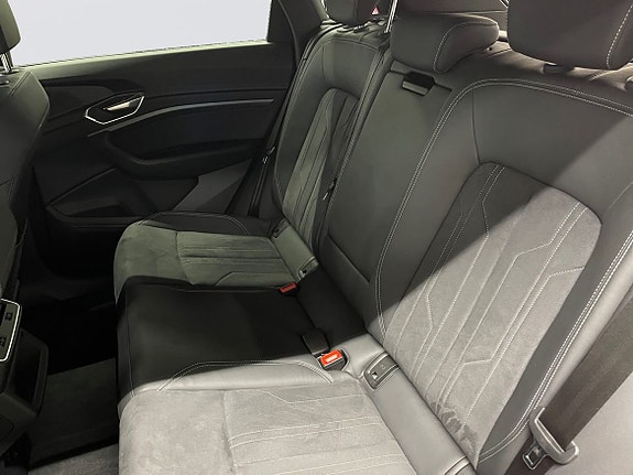 Audi Q8 11 of 14