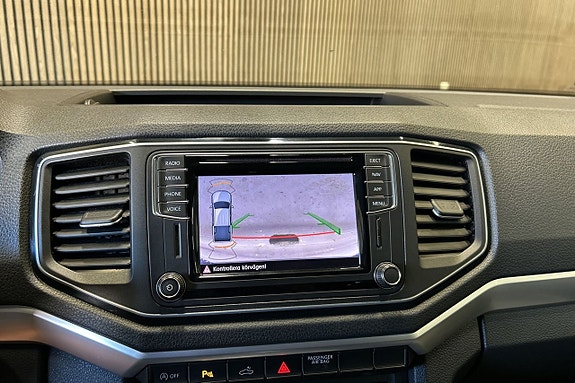 Volkswagen Amarok 11 of 12
