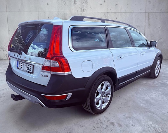 Volvo XC70 3 of 5
