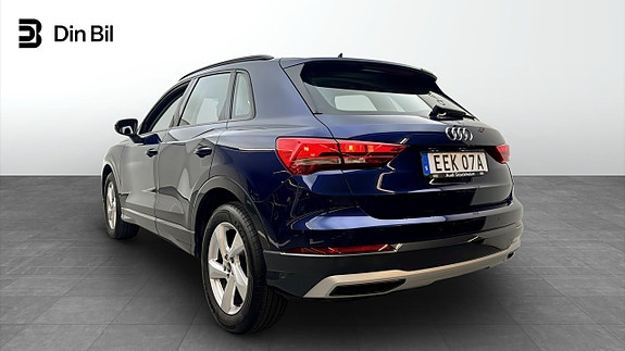 Audi Q3 3 of 5