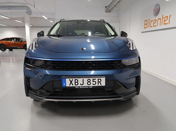 Lynk & Co 01 10 of 30