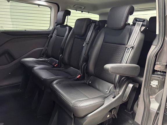 Ford Custom Tourneo 19 of 23