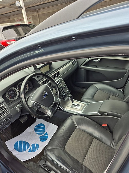 Volvo V70 11 of 11