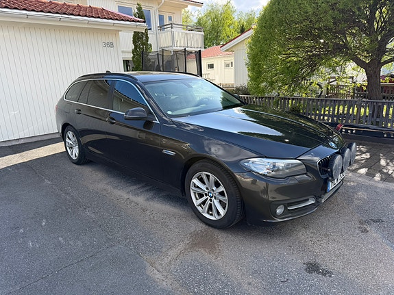 BMW 520d 2 of 5