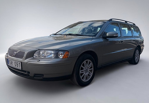Volvo V70 2 of 5