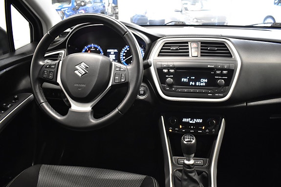 Suzuki S-Cross 13 of 17
