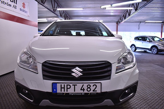 Suzuki S-Cross 2 of 17