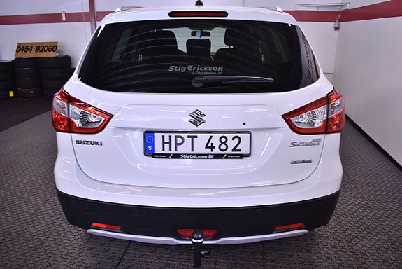 Suzuki S-Cross 4 of 17