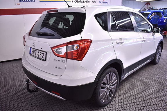 Suzuki S-Cross 5 of 17