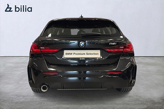 BMW 118i 4 of 5
