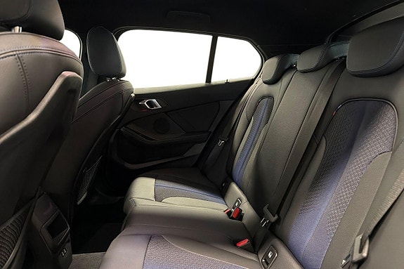 BMW 118i 11 of 17
