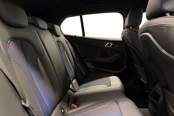 BMW 118i 7 of 17