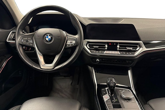 BMW 320d 8 of 17