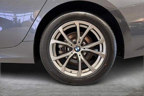BMW 320d 14 of 17
