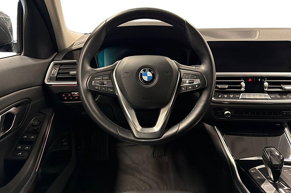 BMW 320d 9 of 17