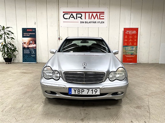Mercedes-Benz C180 2 of 5
