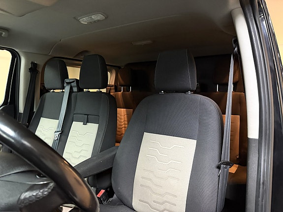 Ford Transit Custom 10 of 17