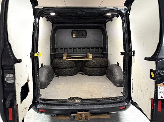 Ford Transit Custom 8 of 17