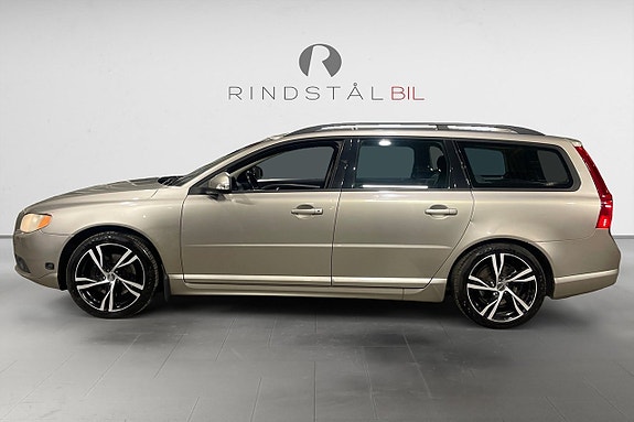 Volvo V70 4 of 5