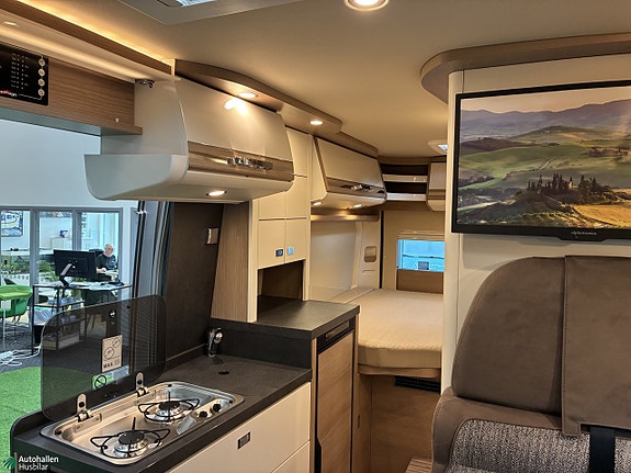 Carthago Van 600 DB K Diversity coupé 35L / Automat 5 of 21