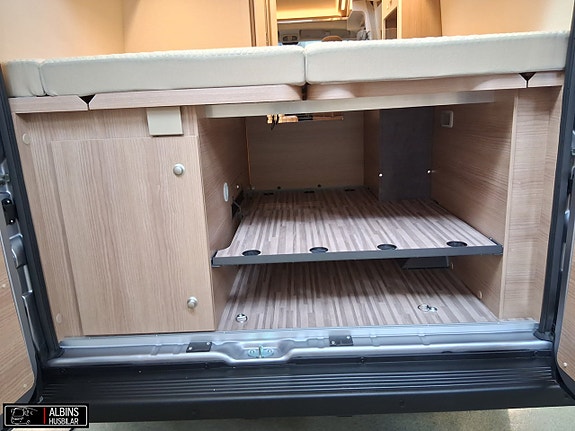 Carthago Van 600 DB K Diversity coupé 35L / Automat 19 of 21