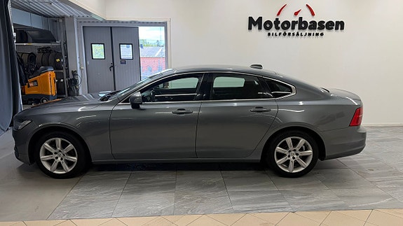 Volvo S90 2 of 14