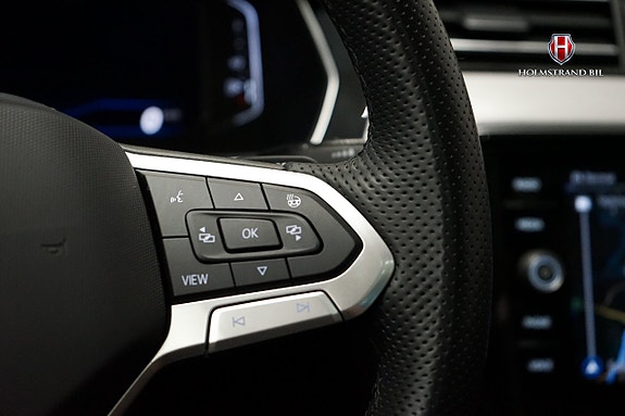 Volkswagen Passat 16 of 28