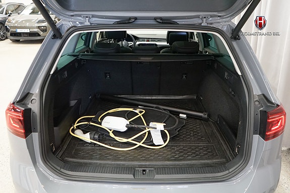 Volkswagen Passat 26 of 28