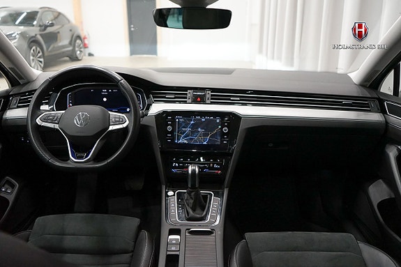 Volkswagen Passat 14 of 28