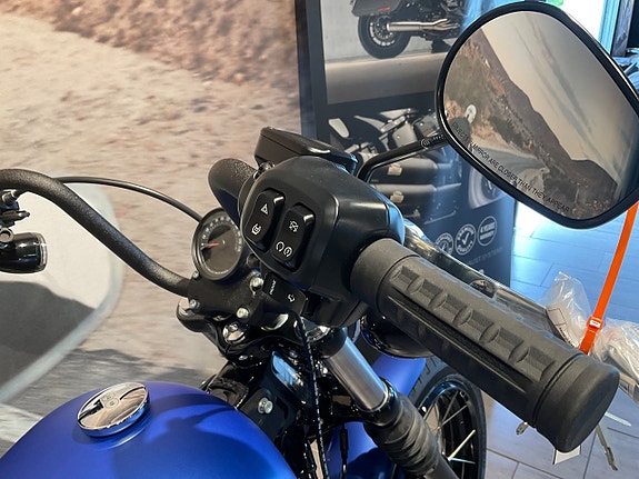Harley-Davidson StreetBob FXBB 5 of 9
