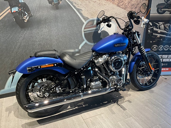 Harley-Davidson StreetBob FXBB 3 of 9