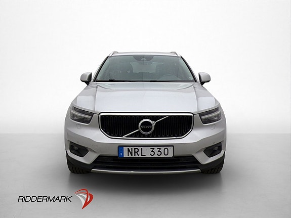 Volvo XC40 2 of 5