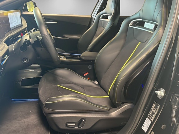 Kia EV6 8 of 21