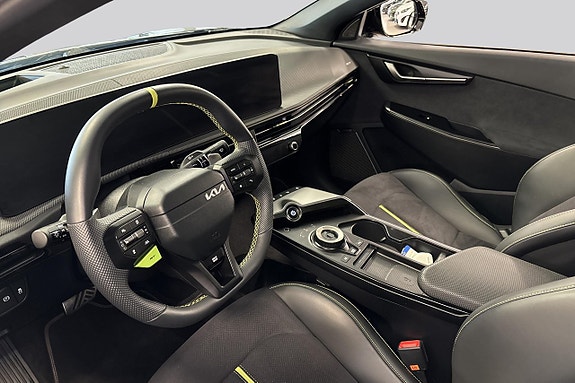 Kia EV6 7 of 14