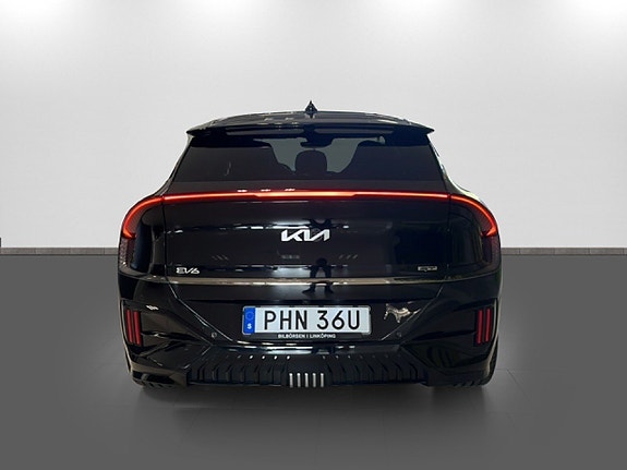 Kia EV6 5 of 21