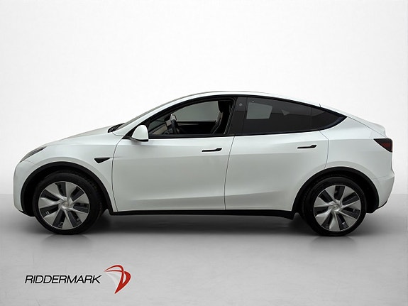 Tesla Model Y 5 of 30