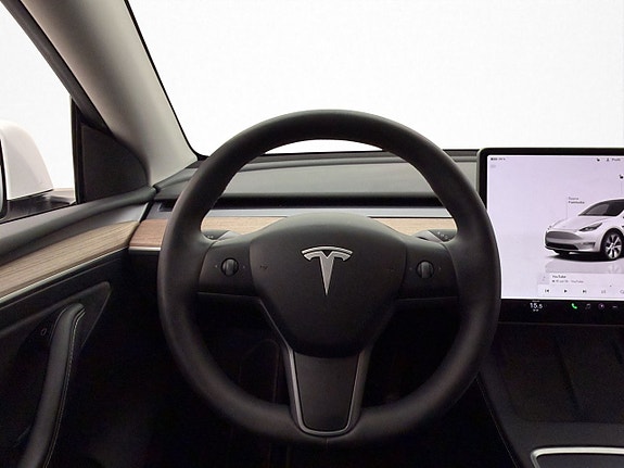 Tesla Model Y 12 of 30