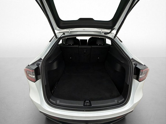 Tesla Model Y 10 of 30