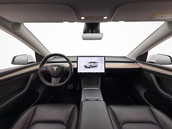 Tesla Model Y 19 of 30