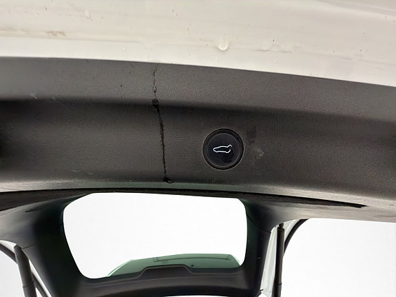 Tesla Model Y 29 of 30