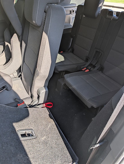 Volkswagen Touran 4 of 5