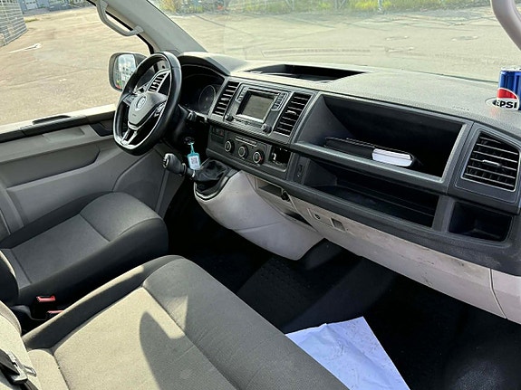 Volkswagen Transporter 11 of 16
