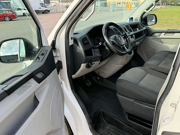 Volkswagen Transporter 13 of 16
