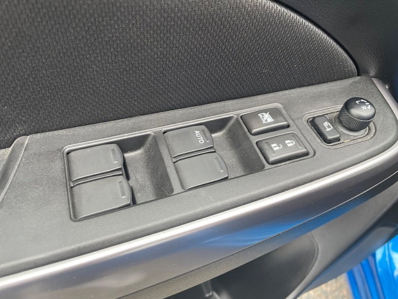 Suzuki Swift 9 of 14