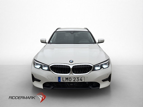 BMW 320 2 of 5