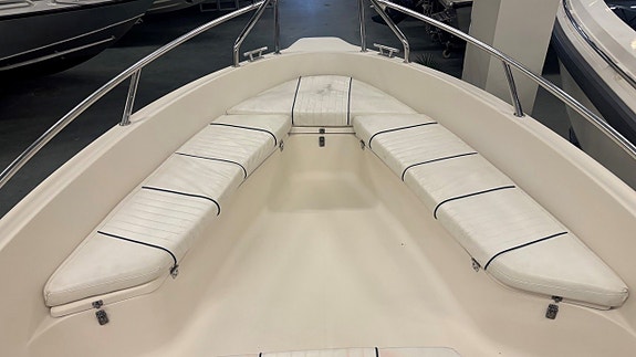 Uttern 6402 med Mercruiser 3,0 L -00 7 of 8
