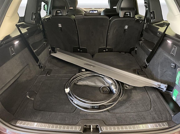 Volvo XC90 10 of 14