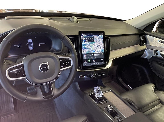 Volvo XC90 8 of 14