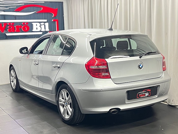 BMW 118d 3 of 5